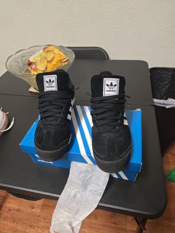 Sell these Adidas like new