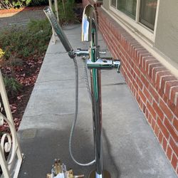 Delta Freestanding Tub Filler Faucet,