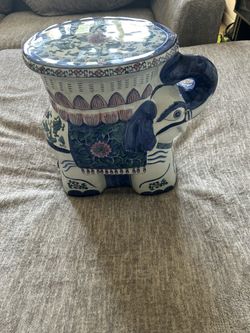 Chinese Elephant Porcelain Stand