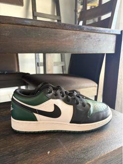 Dark Green/ Black/ White, Size 7 youth( same as 8 1/2 in women and 7 in men), WORN ONCE