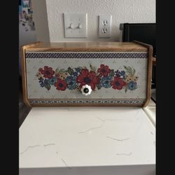 The Pioneer Woman Bread Box