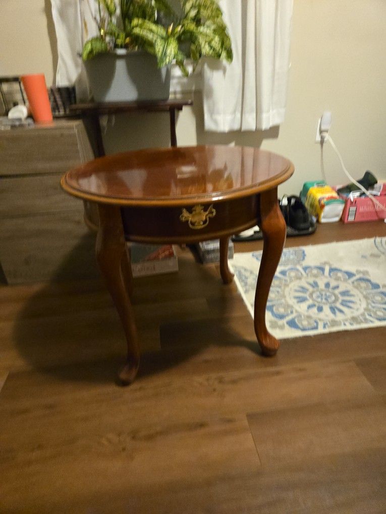 Small Round Endtable Faux Draw