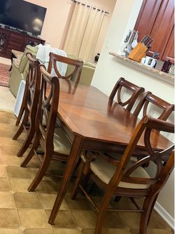Table with 6 chairs