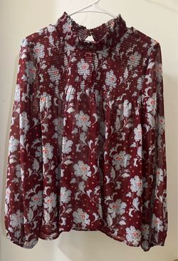 Woman’s long sleeve woven shirt (large)