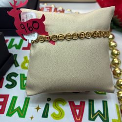 18k Free Form Bracelet With Double Clasp