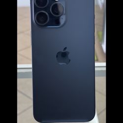 UNLOCKED IPHONE 15 PRO MAX - GOOD CONDITIONS 
