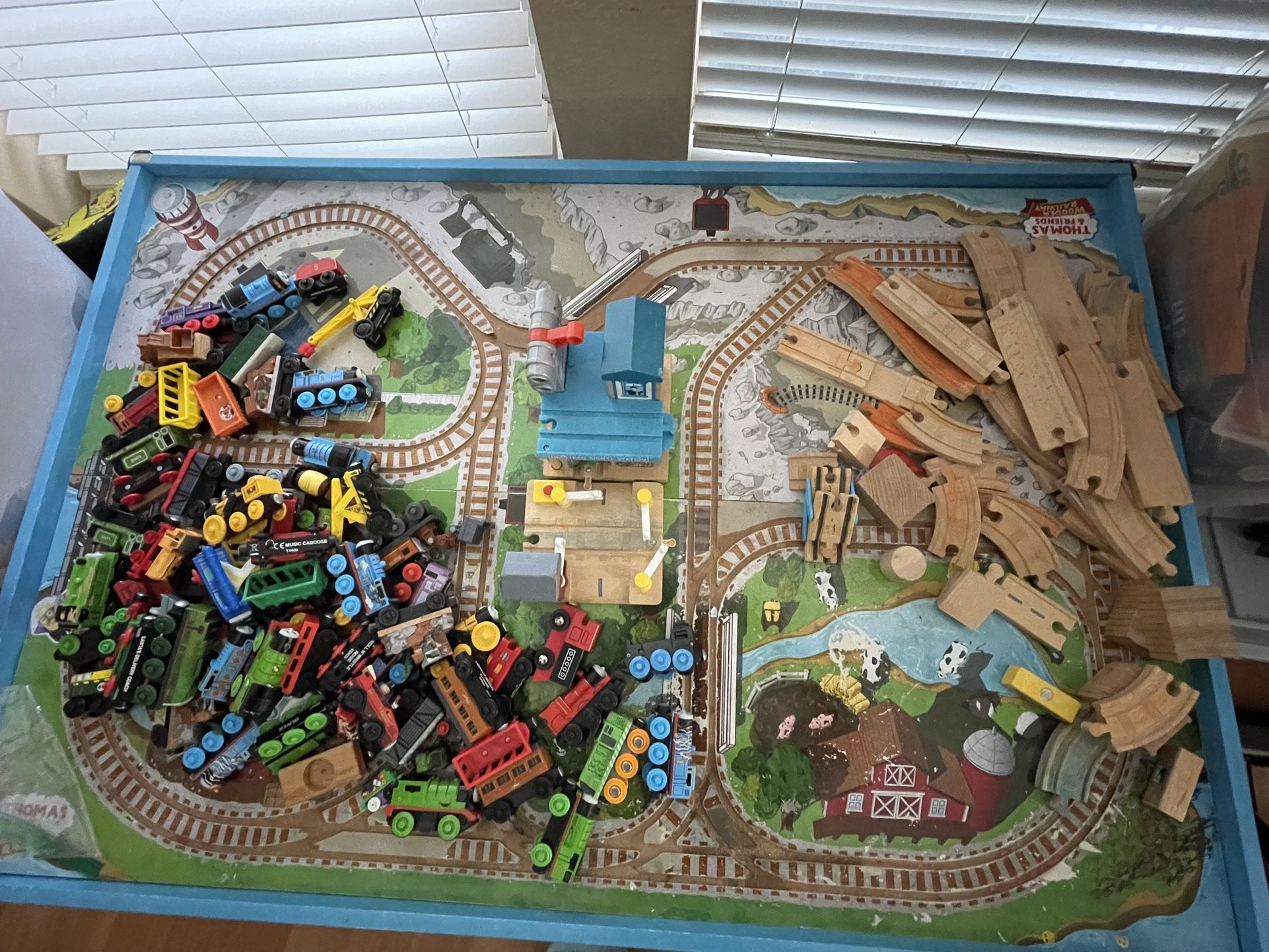 Thomas the Train Table Set w/ drawers &accessories