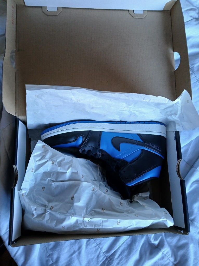Nike Air Jordan 1 Mid Shoes