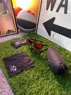 NEW Oakley Holbrook red lens