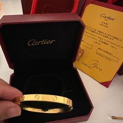 DESIGNER BRACELETS ( READ THE DESCRIPTION)