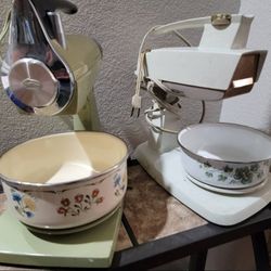 Vintage Stand Mixer For Flower Pot Idea Display Garden Decorations Mixing Bowls 5 Each