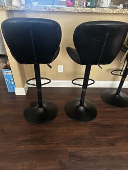 4 Adjustable Bar Stools