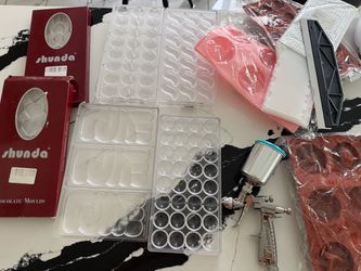 ANEST IWATA LPH-80 sprayer, chocolate molds and etc