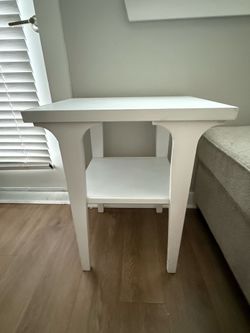 🪟 White Living Room Side Table
