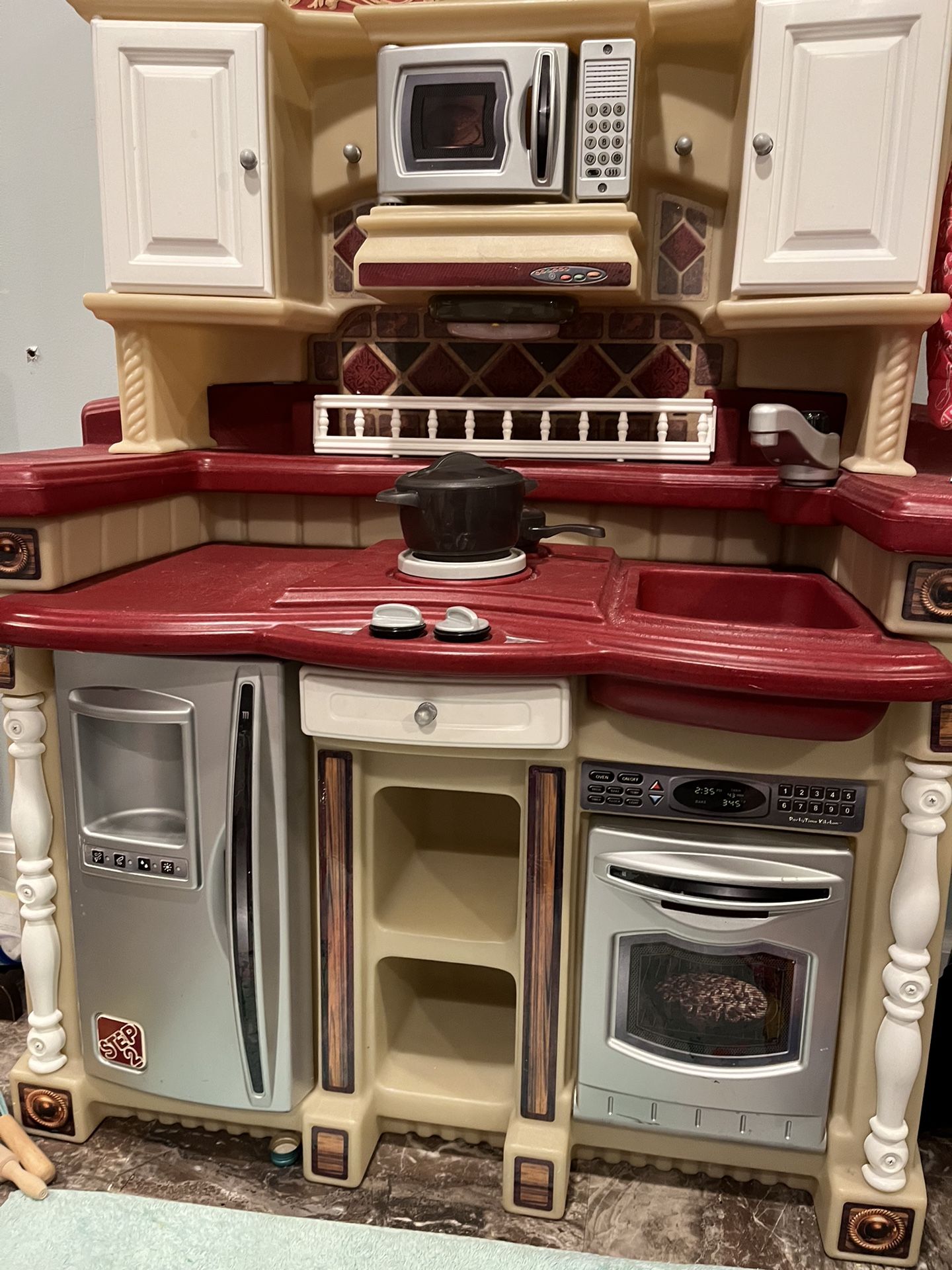 Play Kitchen With Accessories
