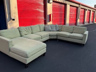 Walter E. Smithe Olive Green 4 Piece Sectional*FREE DELIVERY 🚚