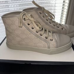 Unisex Gucci Shoes