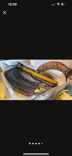 DewAlt serrucho nuevo aún sin sacarlo de la caja