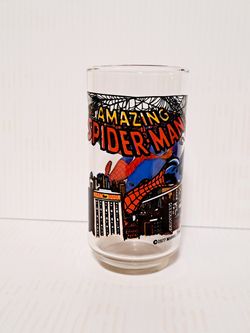 Vintage Collectors 1977 Marvel Spiderman Glass