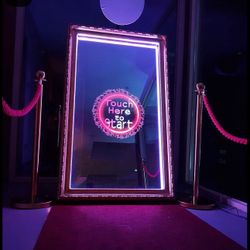 PHOTO BOOTH MIRROR 