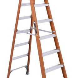 8' Fiberglass Step Ladder - new in box