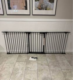 Extra Wide Pet Gate / Safety Gate - Fits up to 80”