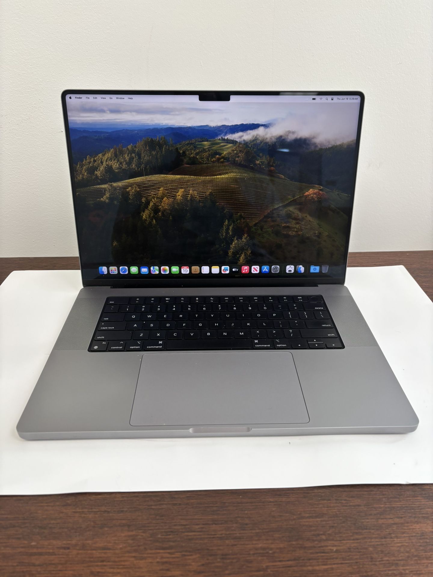 2021 MACBOOK PRO 16 INCH 32GB M1 PRO 1TB SSD BATTERY COUNT 240 FOR MUSIC & VIDEO EDITING