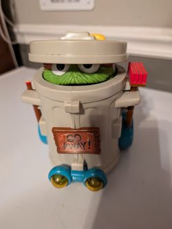 TYCO 1993 SESAME STREET OSCAR GROUCH PEEK A BOO TRASH CAN NEEDS REPAIR