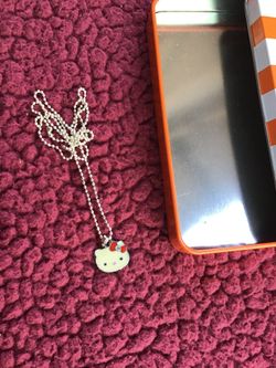 Hello kitty necklace 9 1/2” enamel