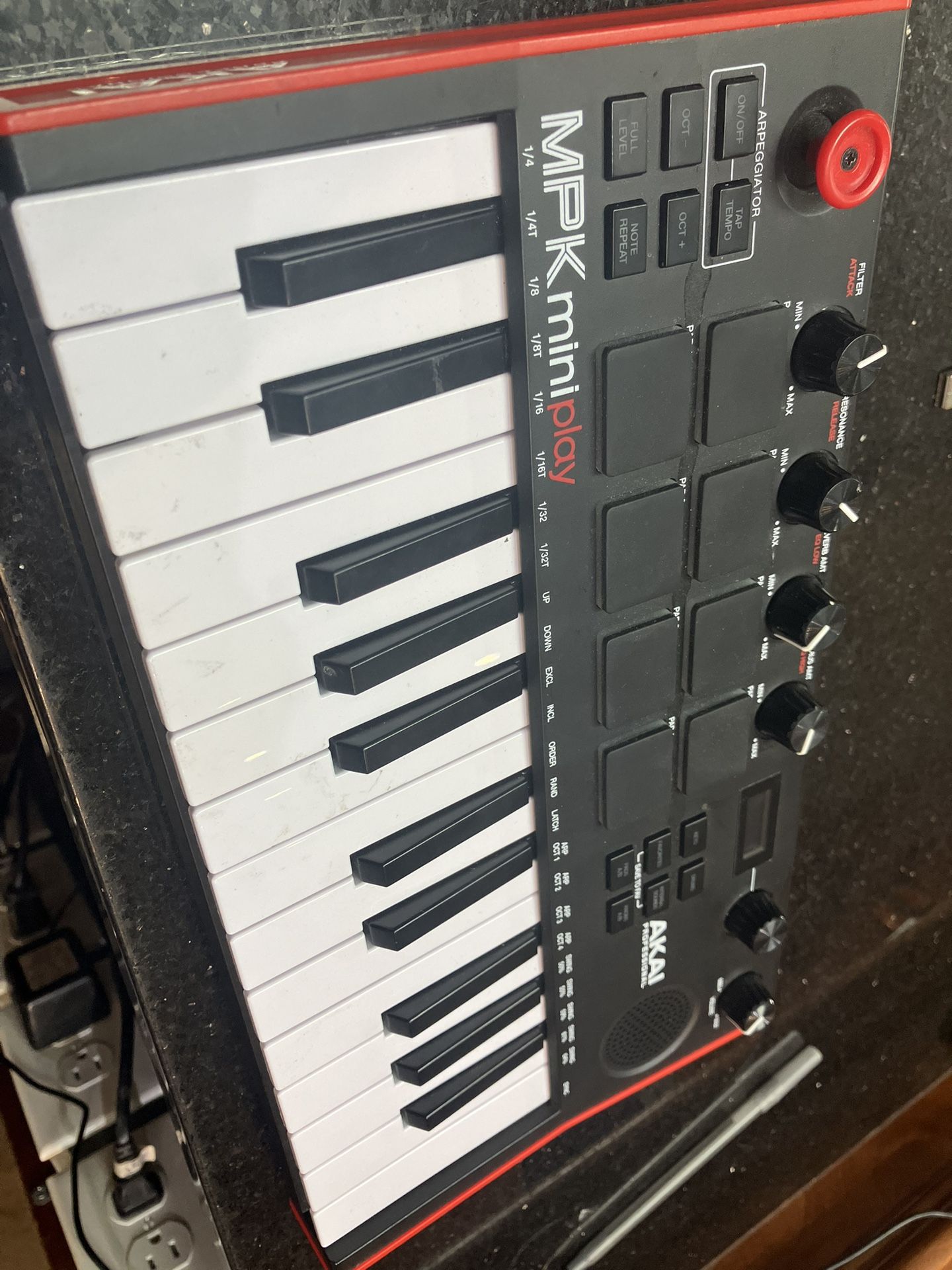 Akai Keyboard #109763-1 MJ