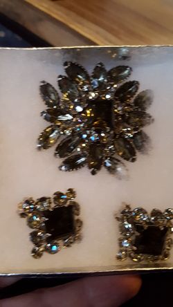 3 pc stone pin w clip earrings