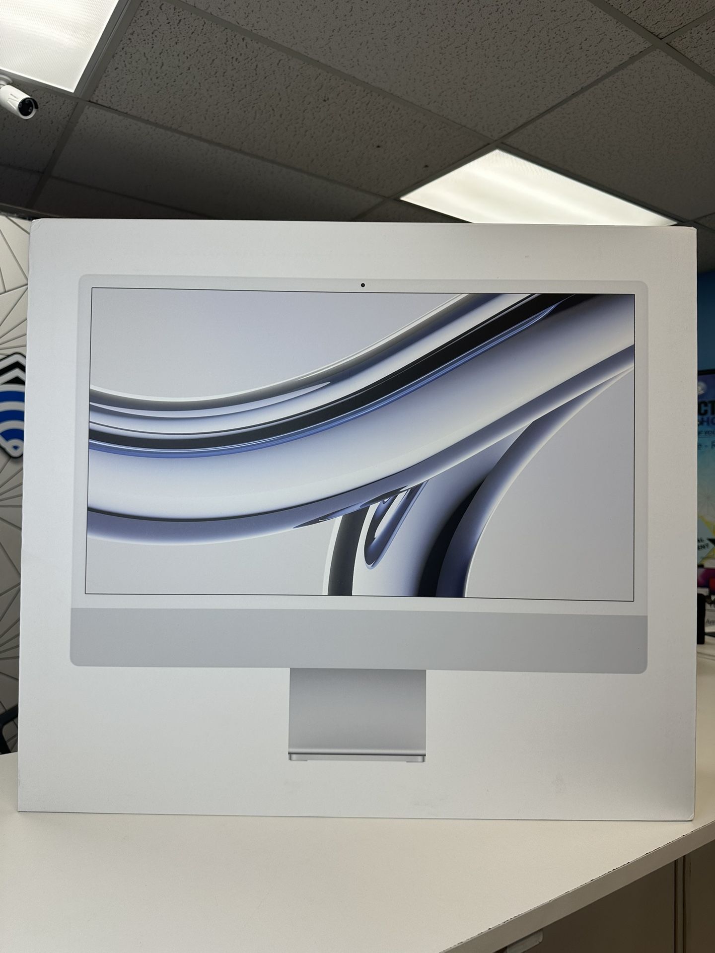 iMac Silver (24-inch, 2023, Four ports) 512 SSD M3 Chip 8 Core CPU 10 Core GPU