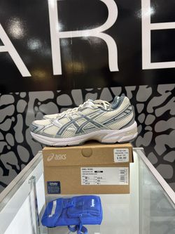 ASICS 1130 Ironclad Size 9.5 Worn Once 