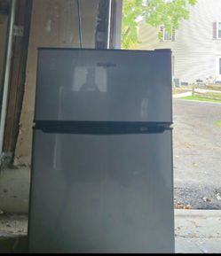 Whirlpool 3.1 cu ft Mini Refrigerator