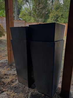 4 tall black planters