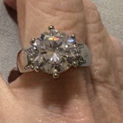 New CZ 3kt sterling silver wedding ring size 8