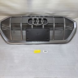 🌟OEM 2019-2020 Audi E-tron Quattro Front Bumper Grille/camera 4KE853651
