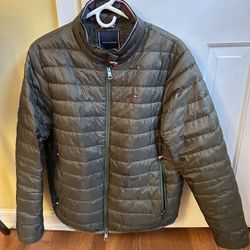 Tommy Hilfiger puffer jacket- M