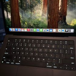 2023 MacBook Pro 14” M3 – 1TB / 16GB + Apple Magic Mouse – Excellent