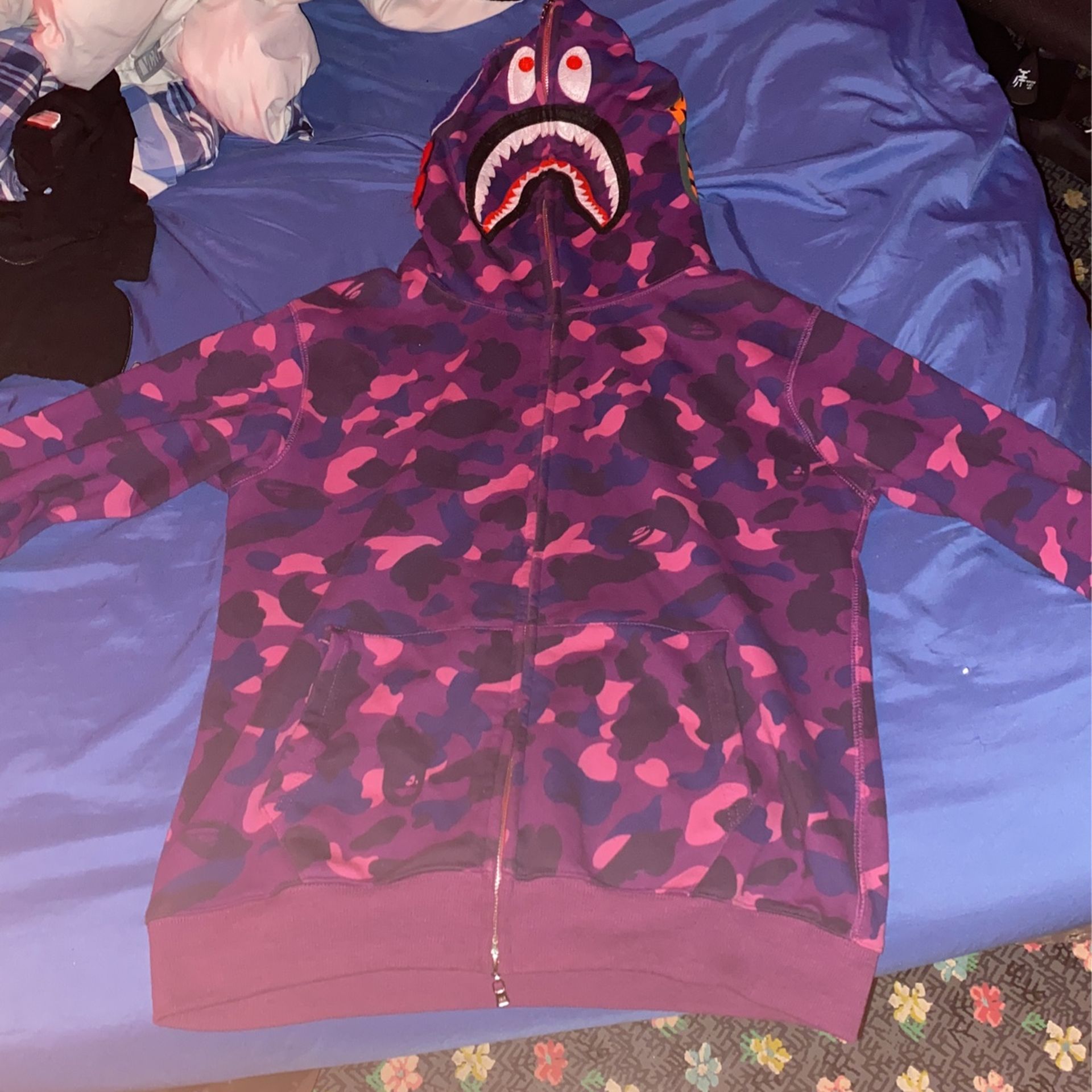 Bape Hoodie  L Worn2x