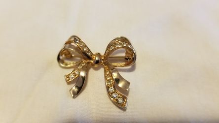 '80' Vintage Brooch