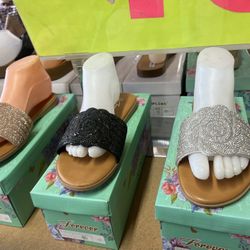 Beautiful Woman Shoes $10