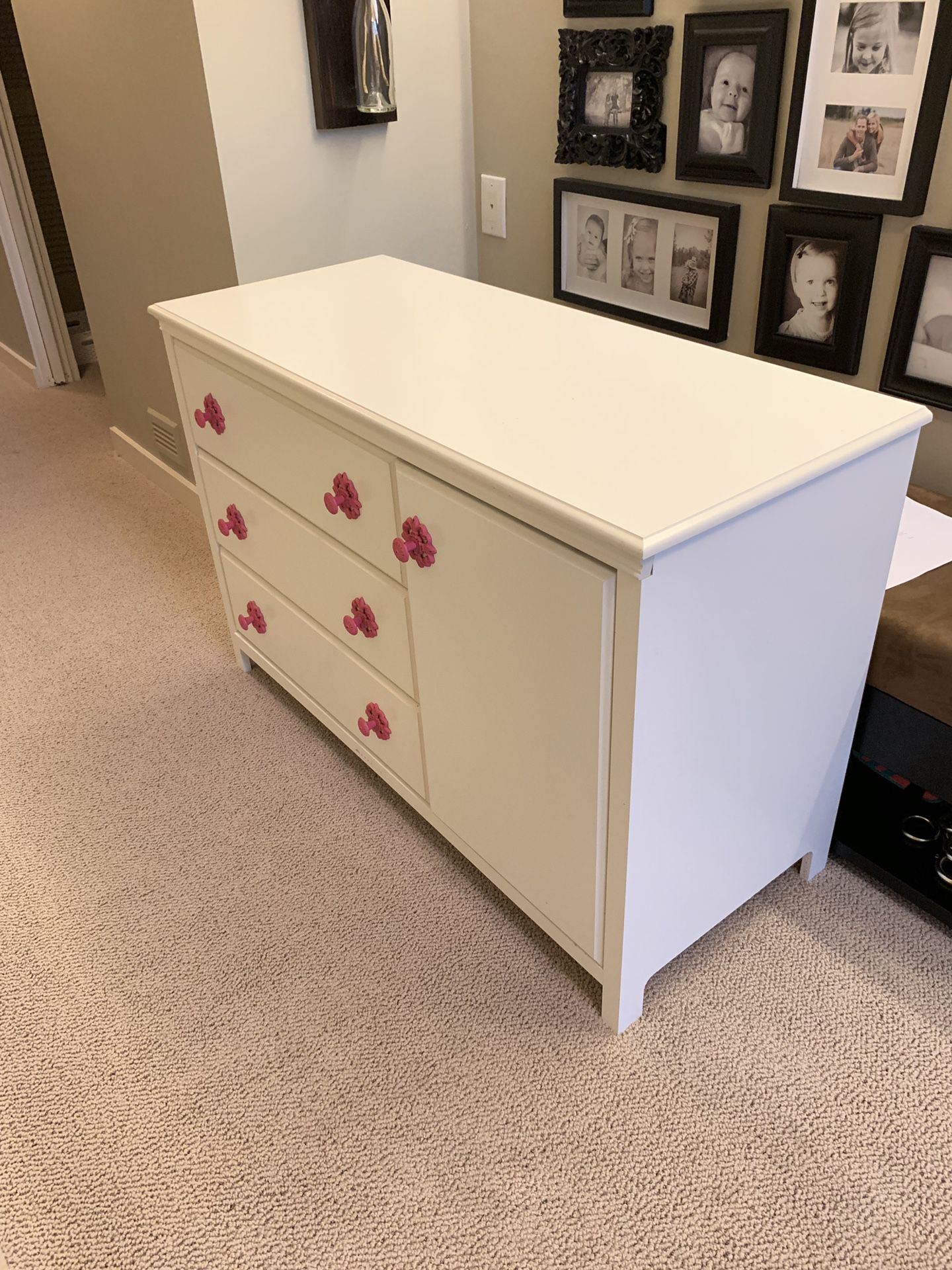 White dresser/changing table