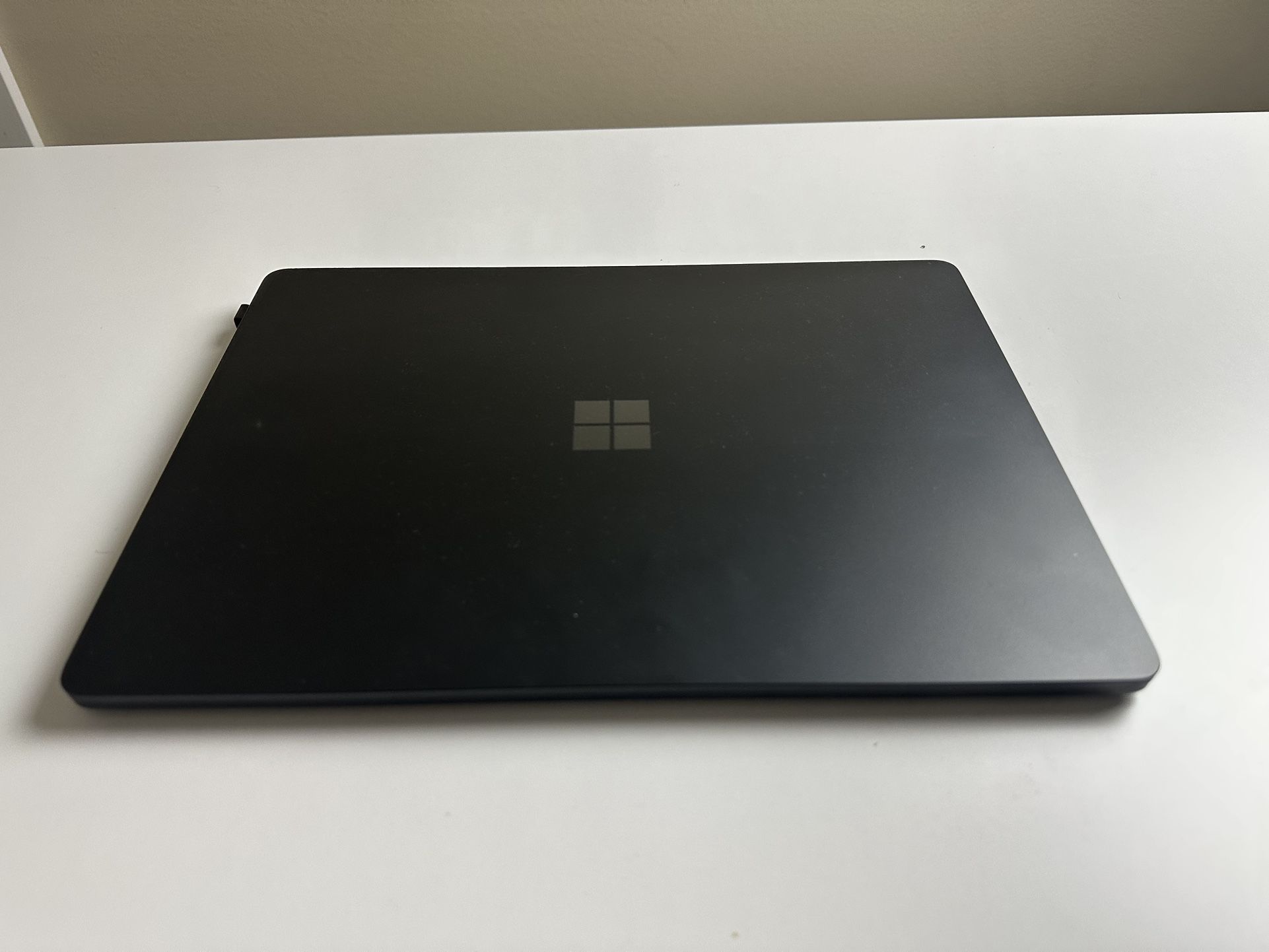 Microsoft Surface Laptop
