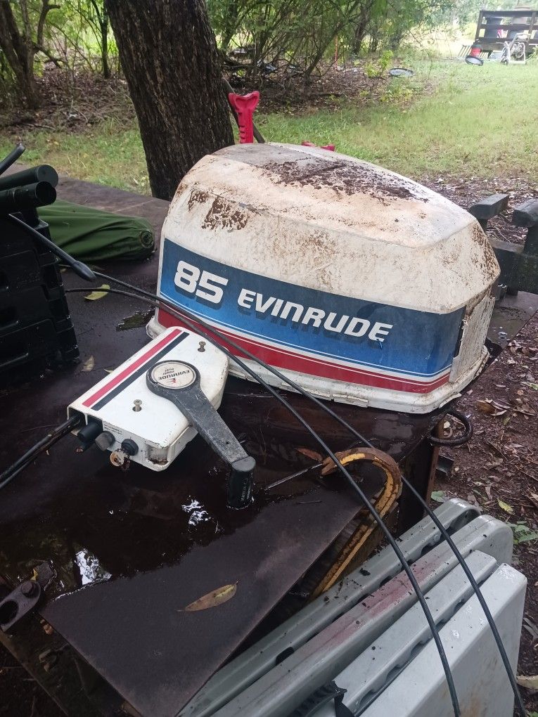 Evinrude/Johnson 85HP Engine Cover and Gear/Throttle Box (w/key)