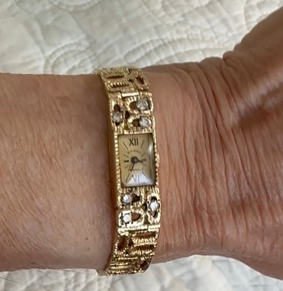 Vintage Solid 14k Gold Case/Bracelet Ladies Watch With 6 Diamonds 