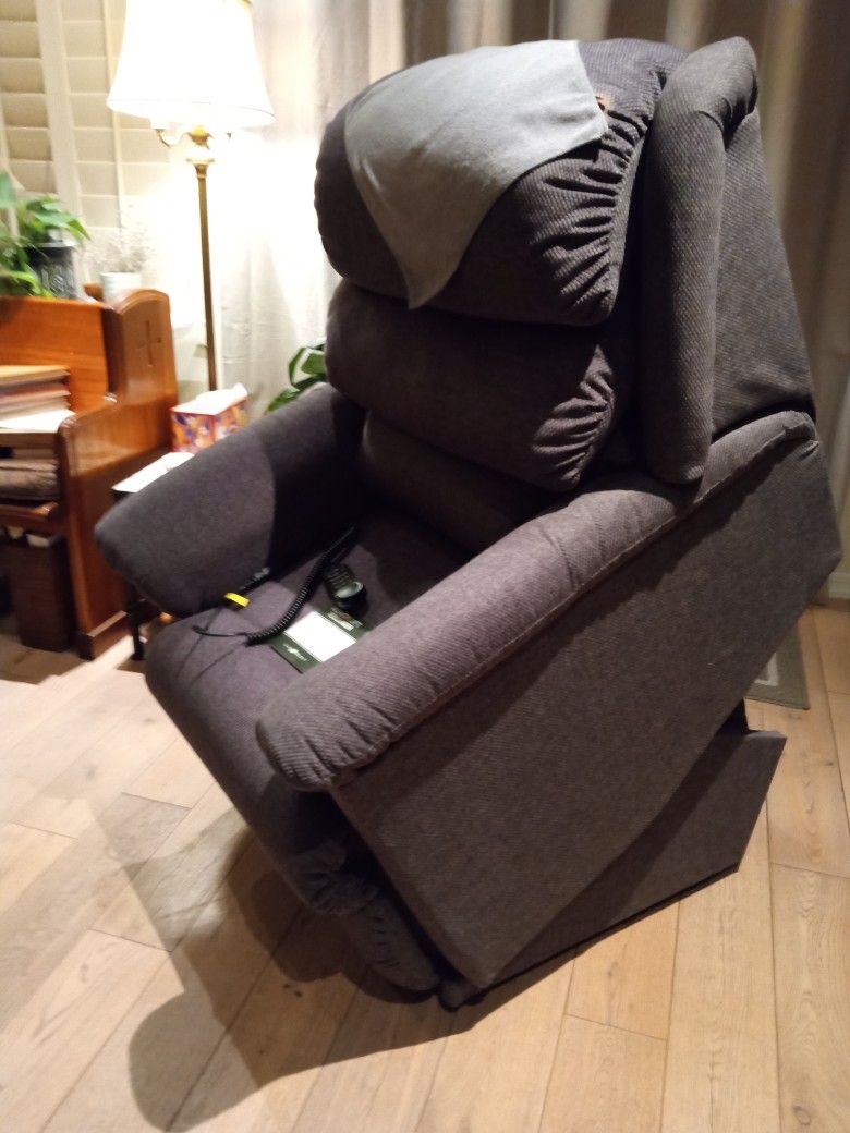 Lift Chair. Lazy Boy. Platinum. 350 Lb Capacity