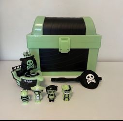 Ryan's World Micro Glow in the Dark Treasure Chest Series 1