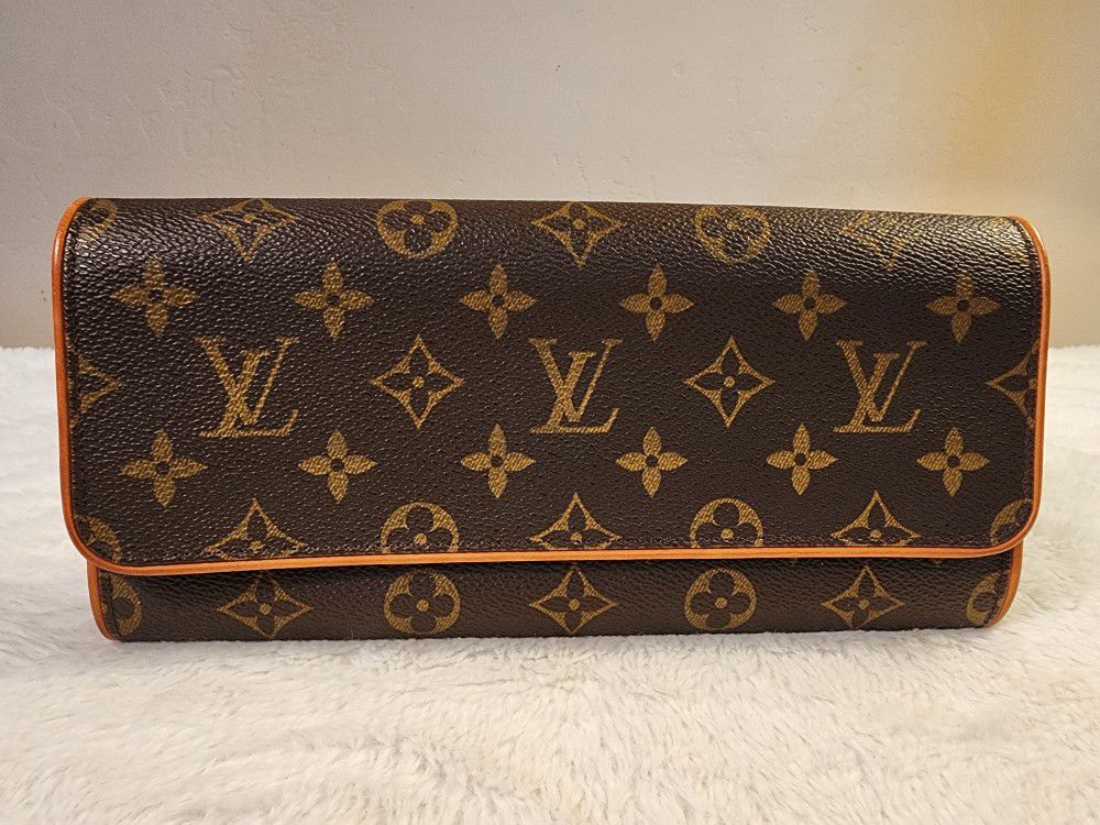 Authentic LOUIS VUITTON Pochette Twin PM Brown Monogram  Shoulder Bag
