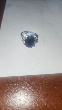 Saphire diamond ring